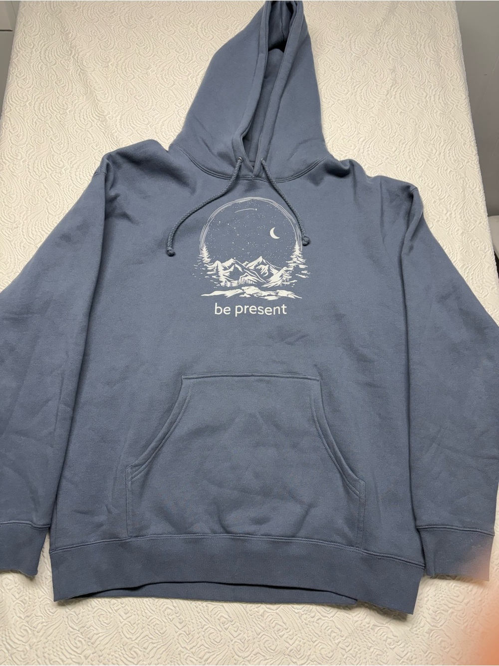 Be Present Mountain Graphic Hoodie - Dusty Blue